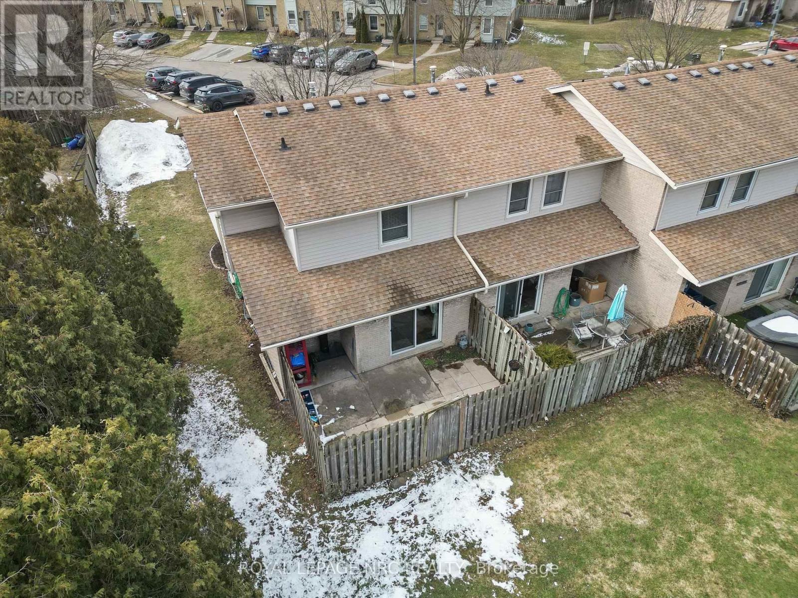 18 - 242 Lakeport Road, St. Catharines (Lakeport), ON - Outdoor