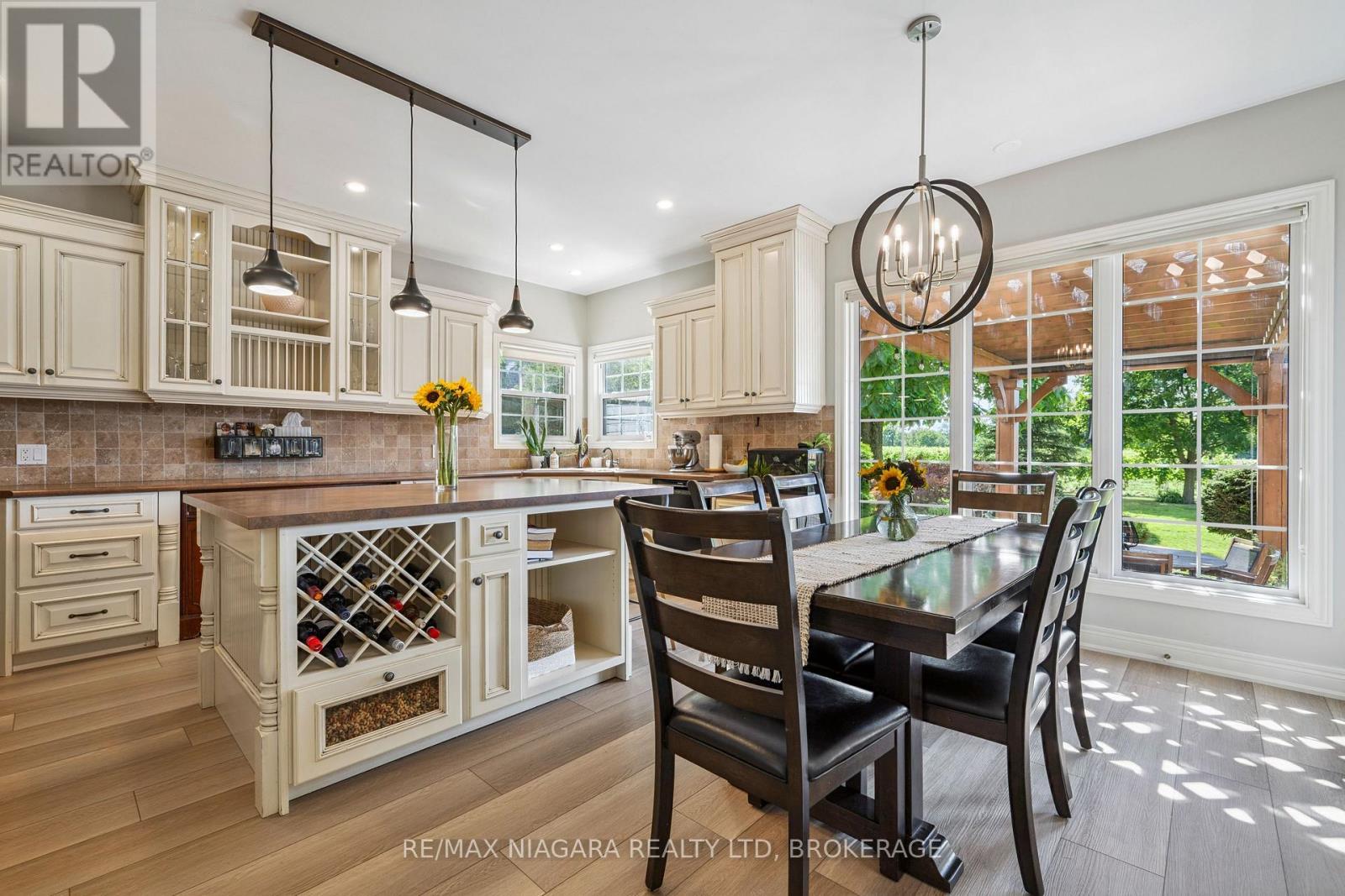 2231 Seventh Street, St. Catharines (Rural Fourth), ON - Indoor