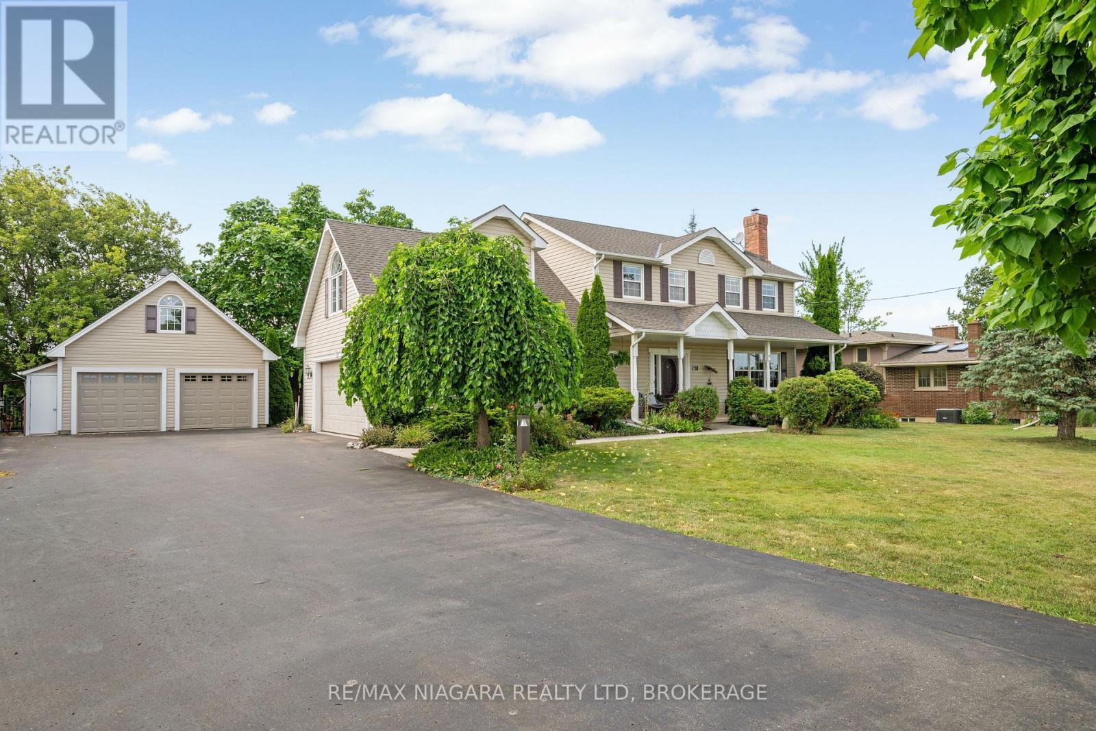 2231 Seventh Street, St. Catharines (Rural Fourth), ON - Outdoor With Facade