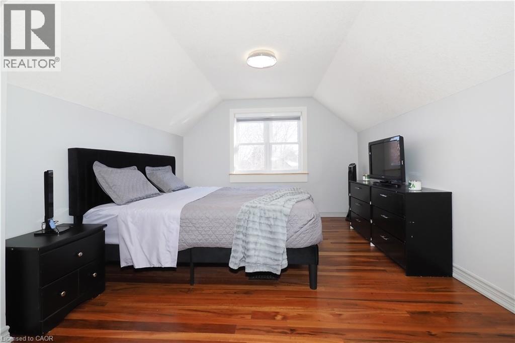 354 Blucher Boulevard, Kitchener, ON - Indoor Photo Showing Bedroom