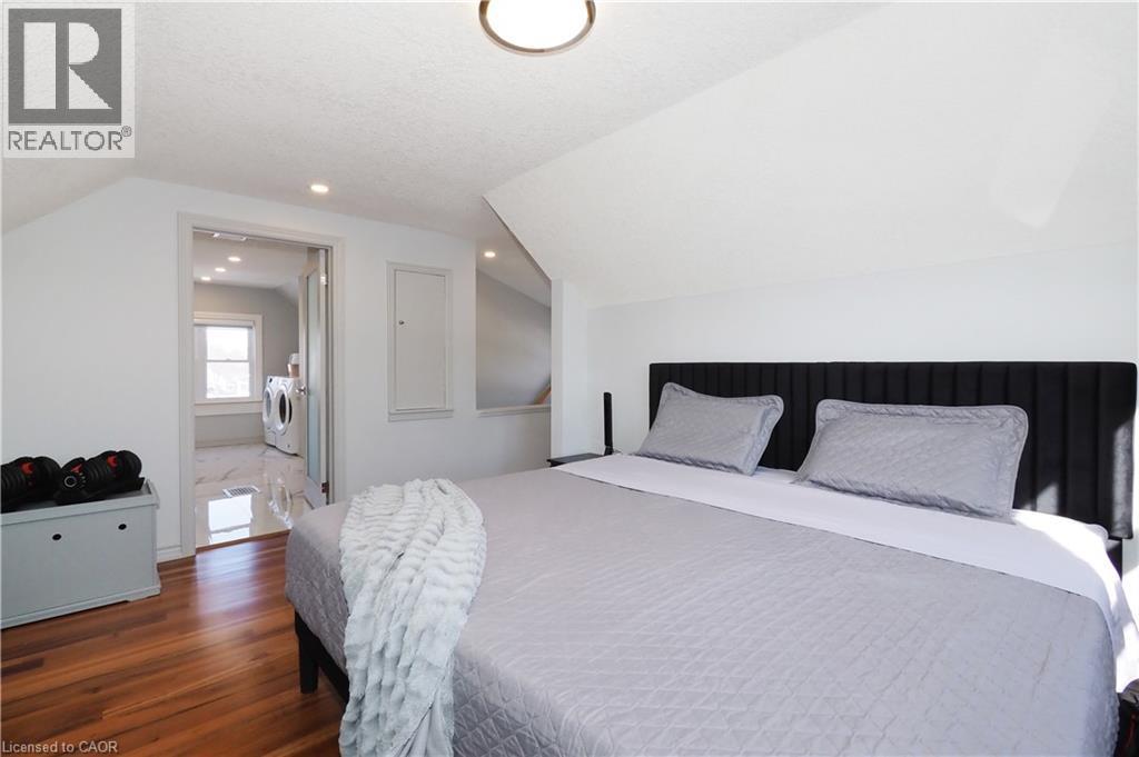 354 Blucher Boulevard, Kitchener, ON - Indoor Photo Showing Bedroom