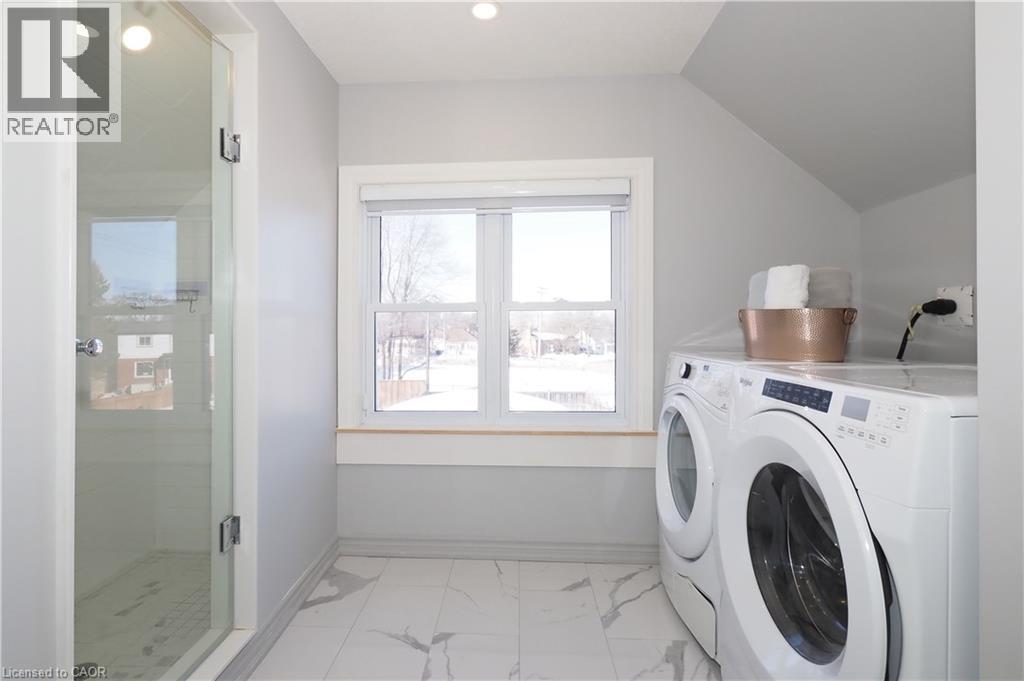 354 Blucher Boulevard, Kitchener, ON - Indoor Photo Showing Laundry Room