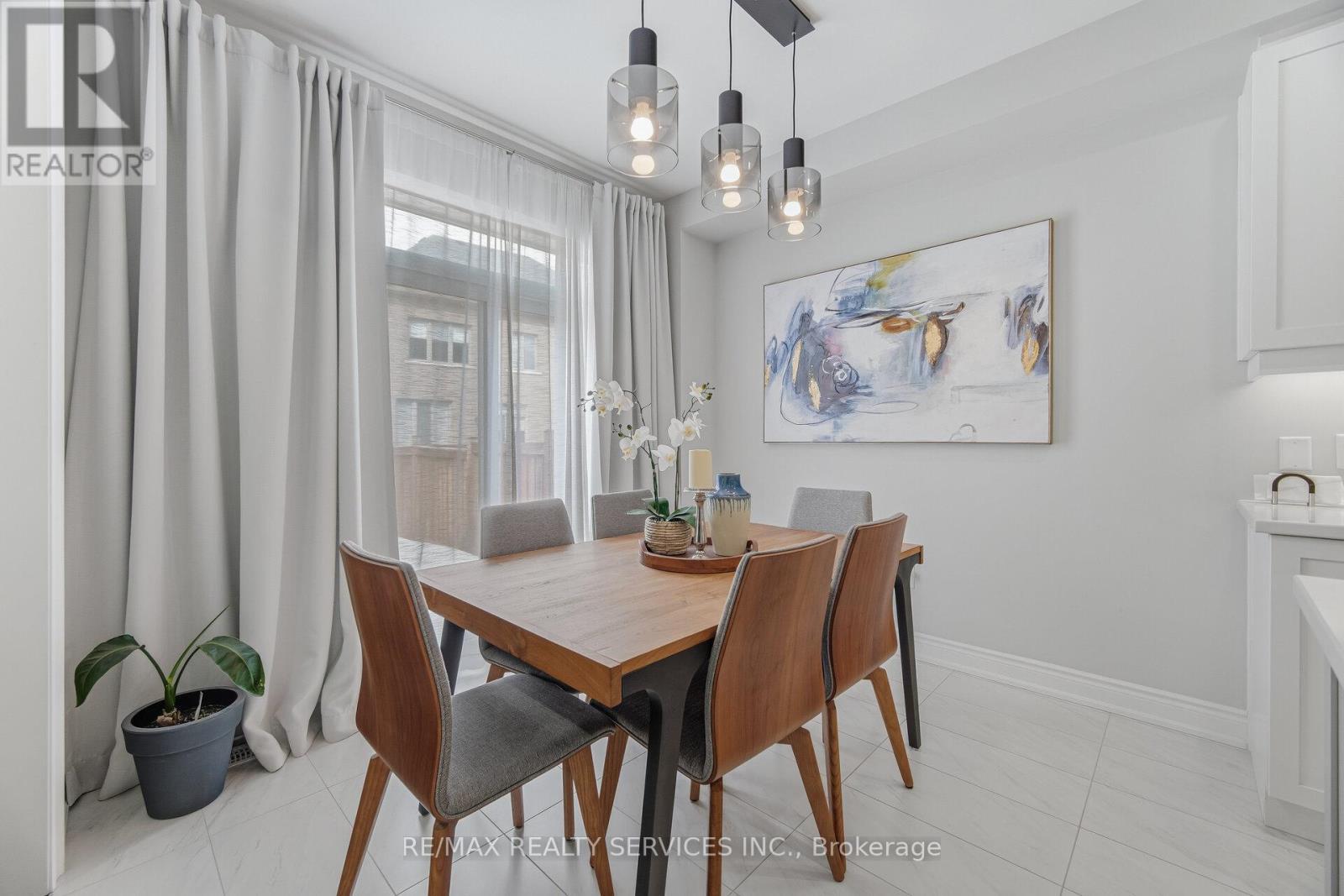 356 Clockwork Drive, Brampton, ON - Indoor Photo Showing Dining Room
