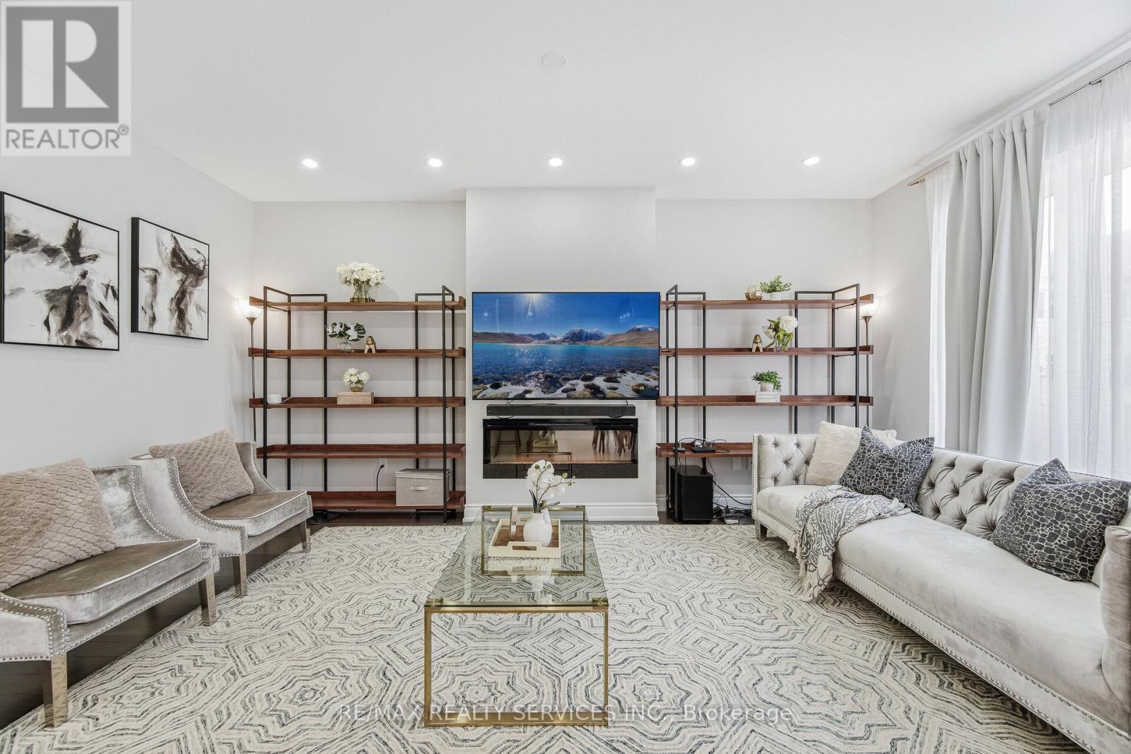 356 Clockwork Drive, Brampton, ON - Indoor Photo Showing Living Room With Fireplace