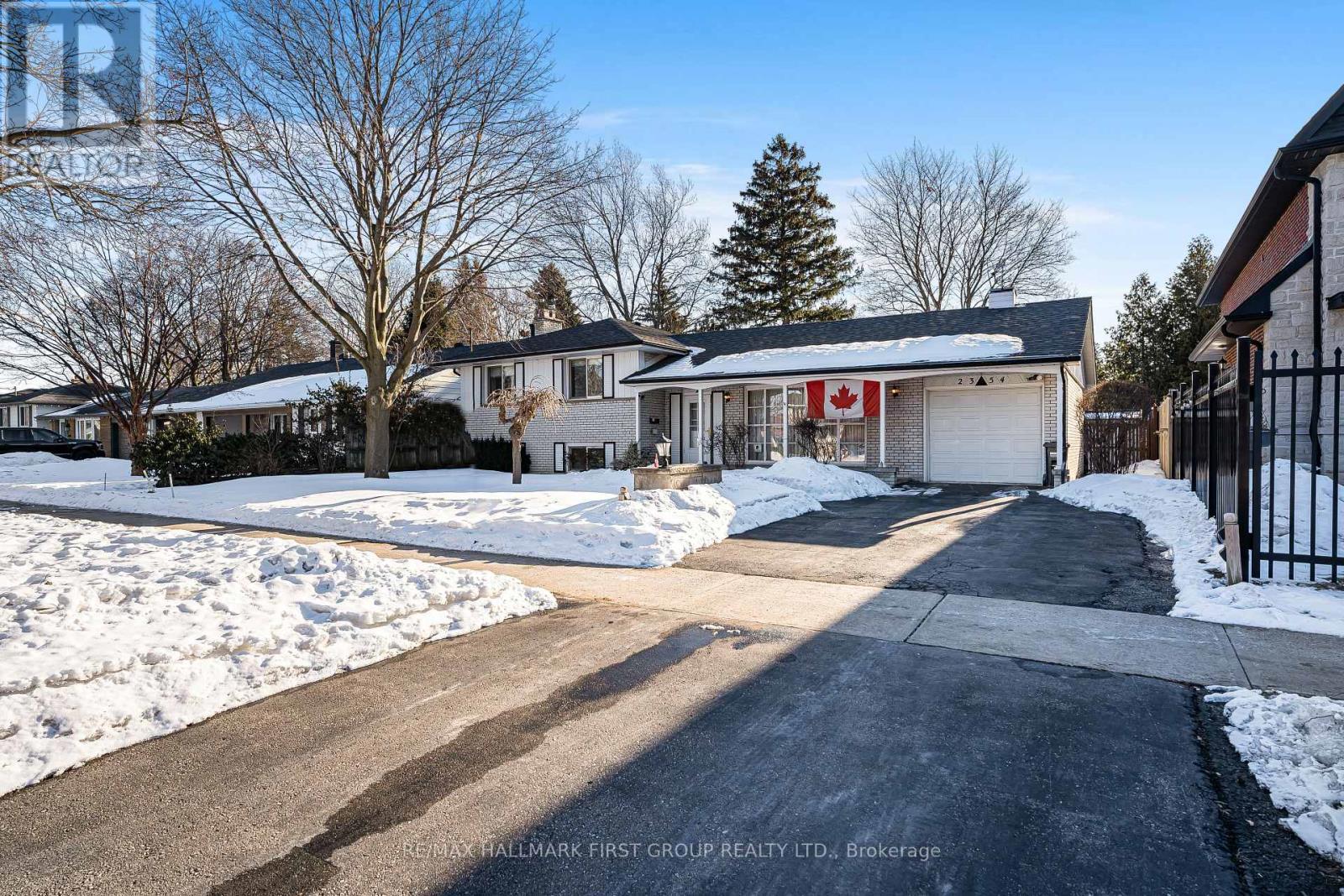2354 Cliff Road, Mississauga, ON - Outdoor