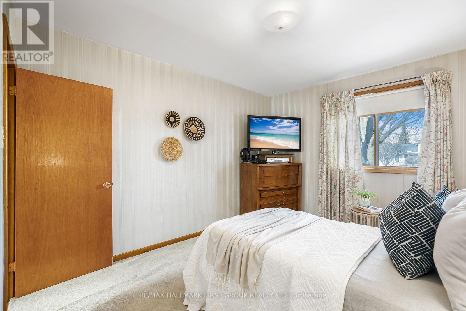2354 Cliff Road, Mississauga, ON - Indoor Photo Showing Bedroom