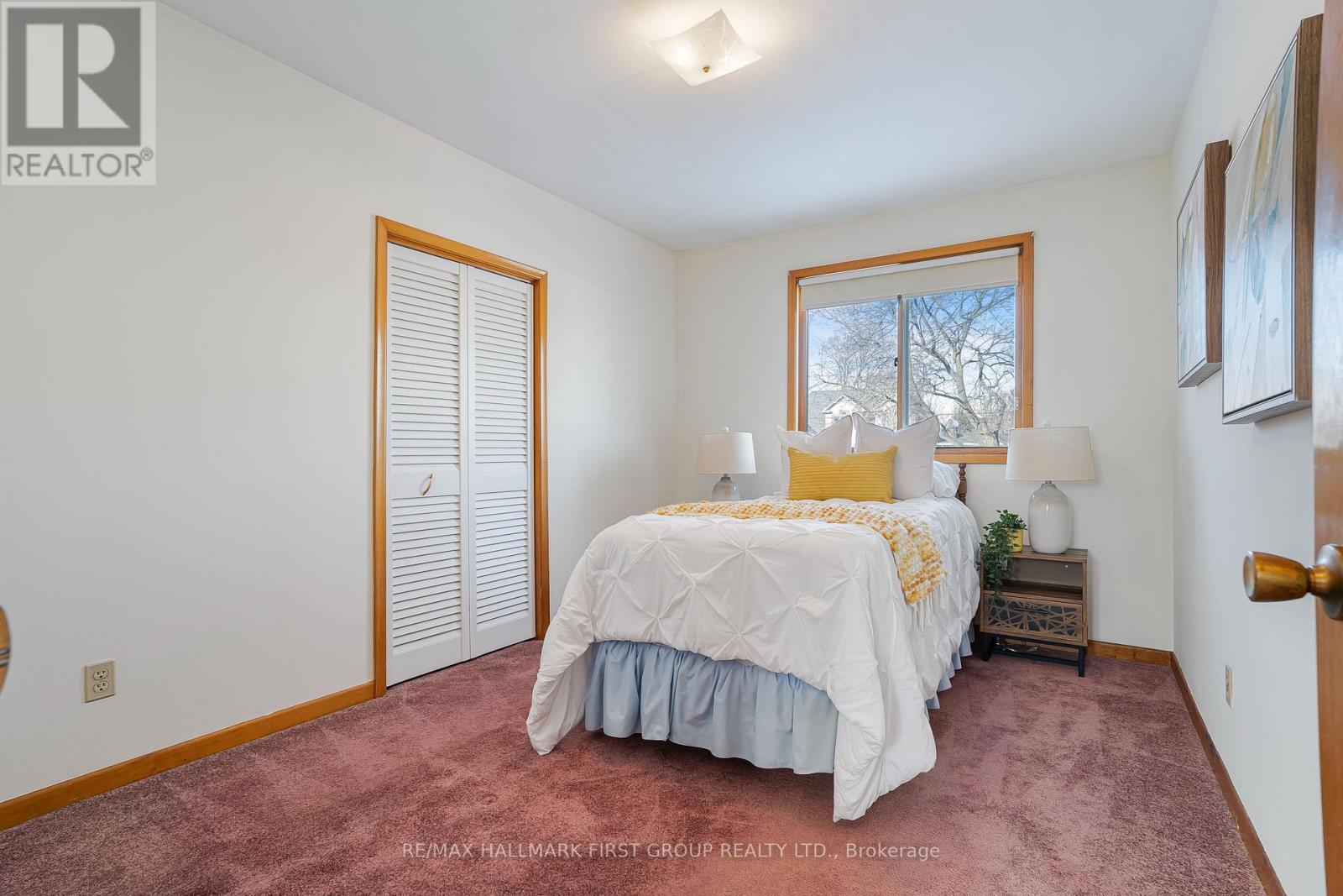 2354 Cliff Road, Mississauga, ON - Indoor Photo Showing Bedroom