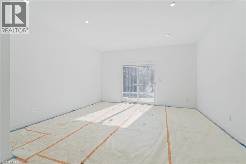 19 James Street, Georgetown, ON - Indoor Photo Showing Other Room