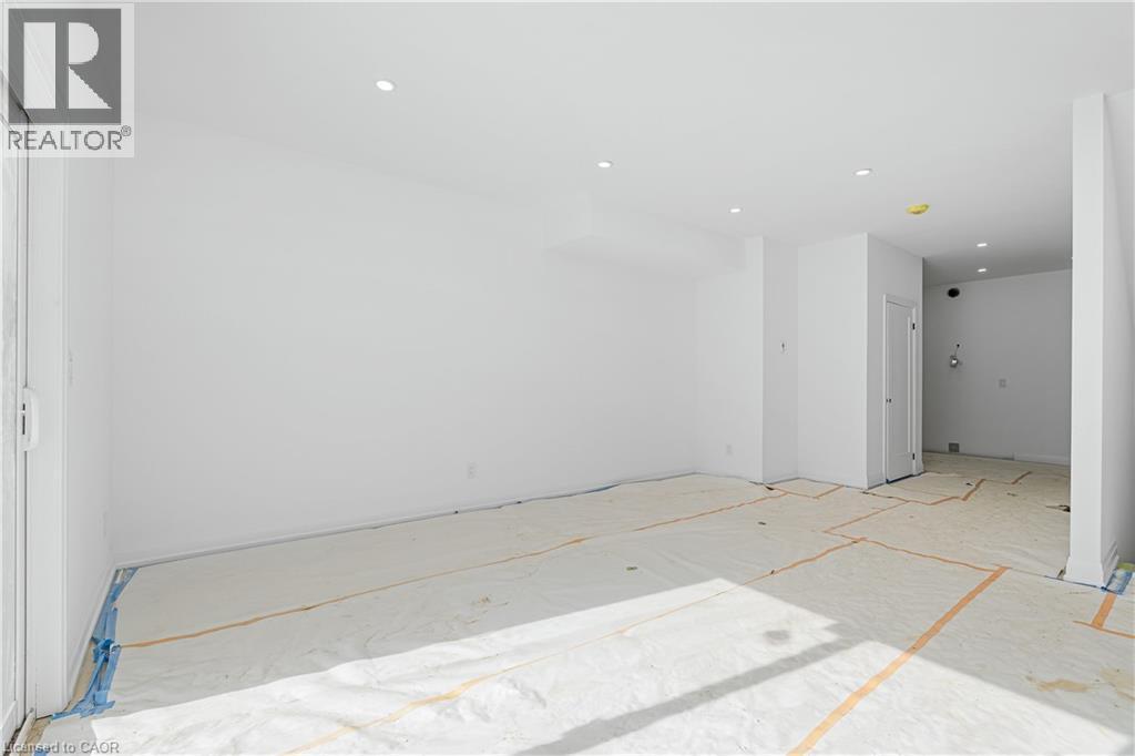 19 James Street, Georgetown, ON - Indoor Photo Showing Other Room