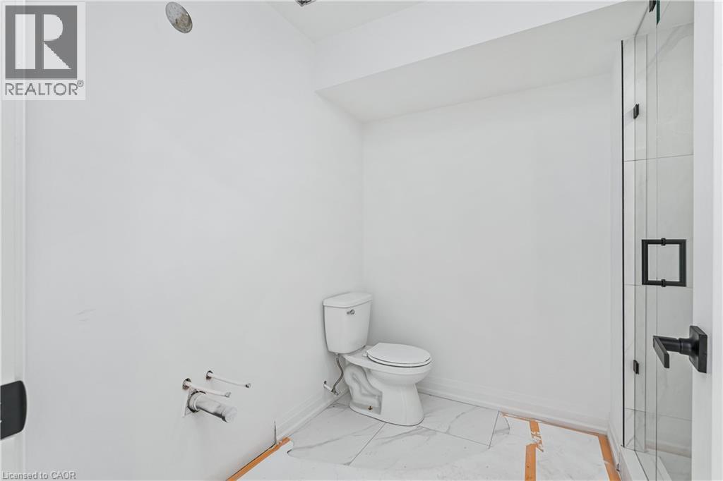 19 James Street, Georgetown, ON - Indoor Photo Showing Bathroom