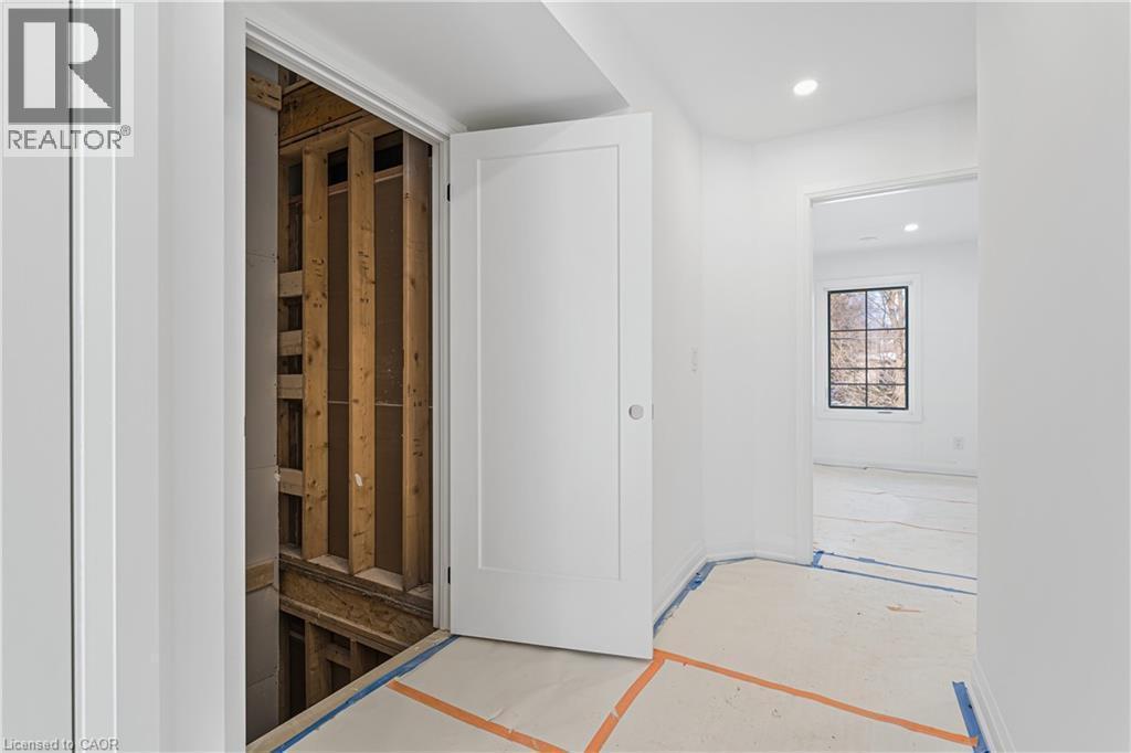 19 James Street, Georgetown, ON - Indoor Photo Showing Other Room