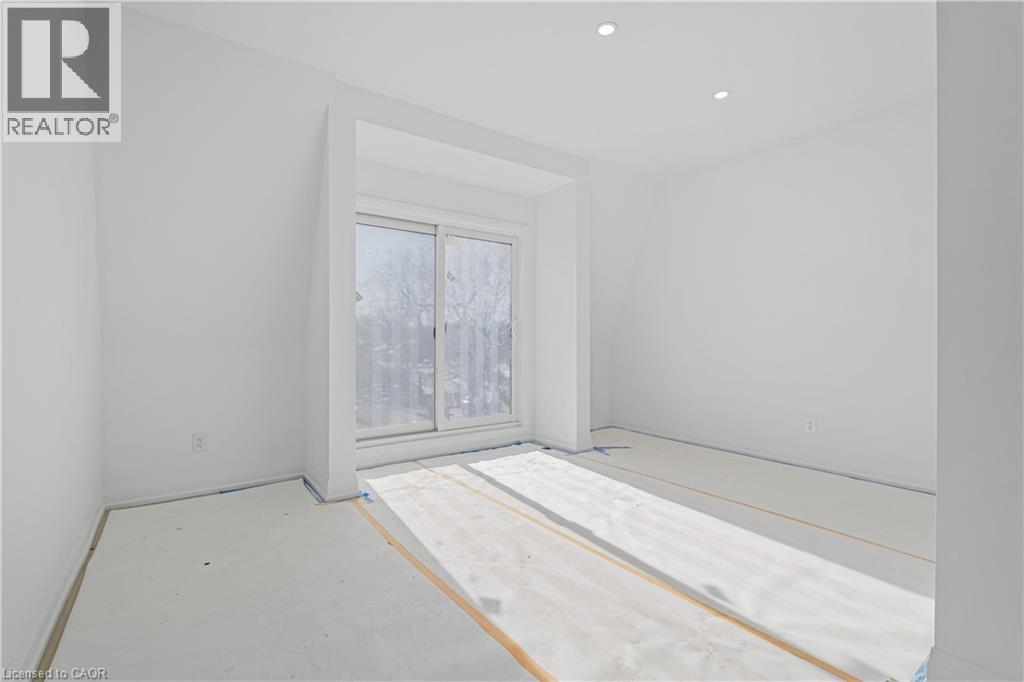 19 James Street, Georgetown, ON - Indoor Photo Showing Other Room