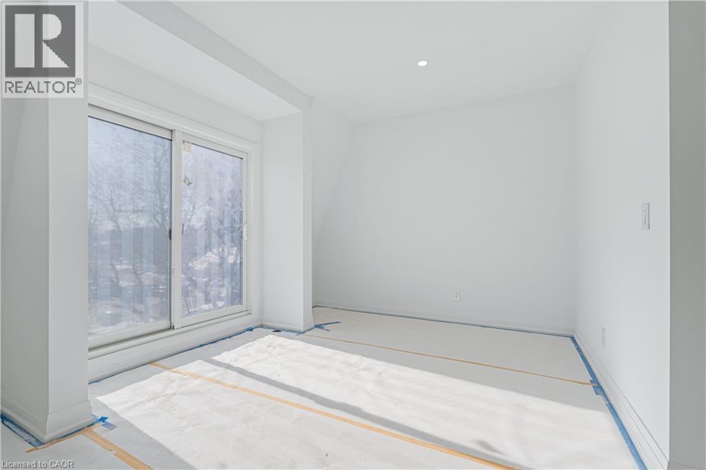 19 James Street, Georgetown, ON - Indoor Photo Showing Other Room