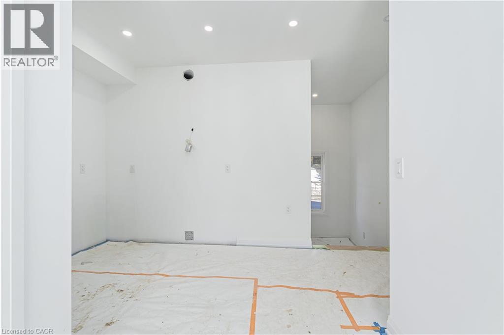 19 James Street, Georgetown, ON - Indoor Photo Showing Other Room