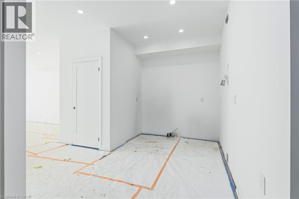 19 James Street, Georgetown, ON - Indoor Photo Showing Other Room
