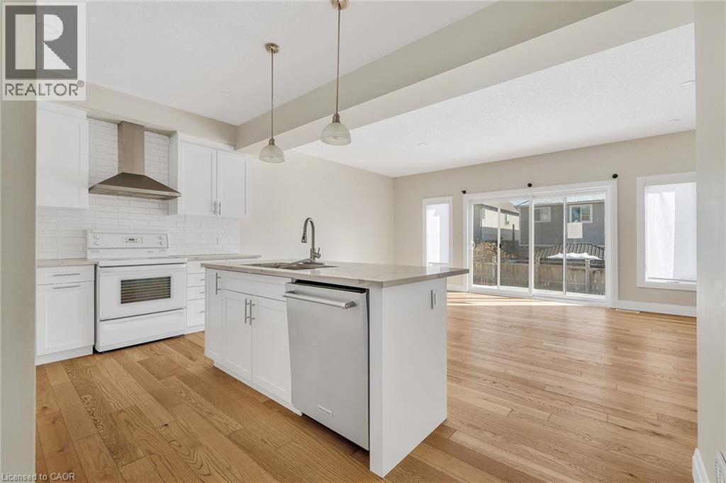 47 Pondcliffe Drive, Kitchener, ON - Indoor Photo Showing Kitchen