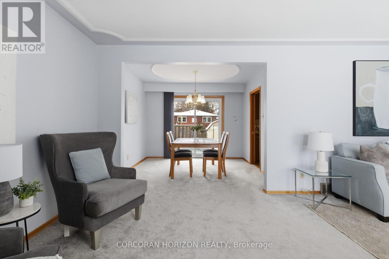 15 Confederation Drive, Kitchener, ON - Indoor Photo Showing Living Room