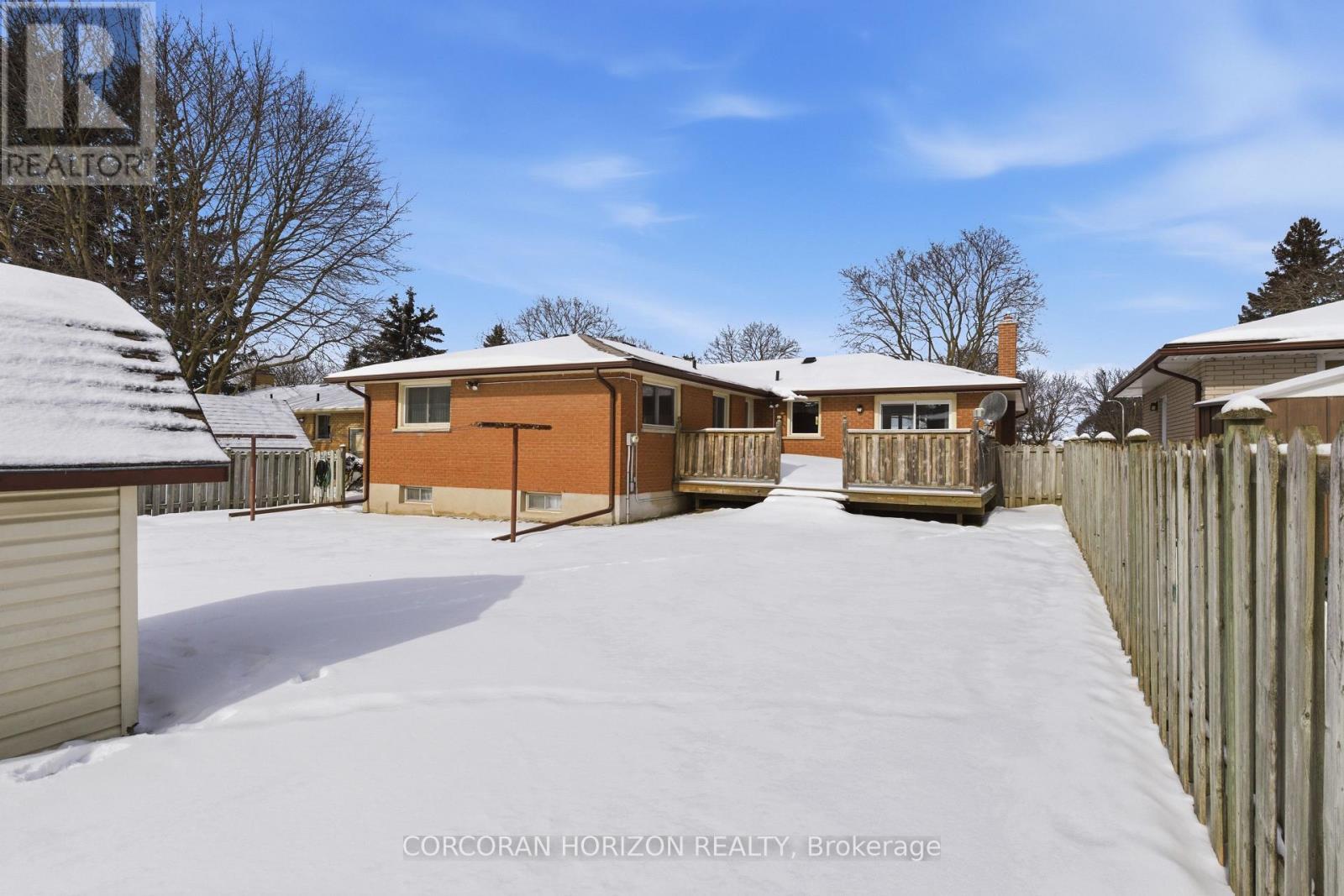 15 Confederation Drive, Kitchener, ON - Outdoor