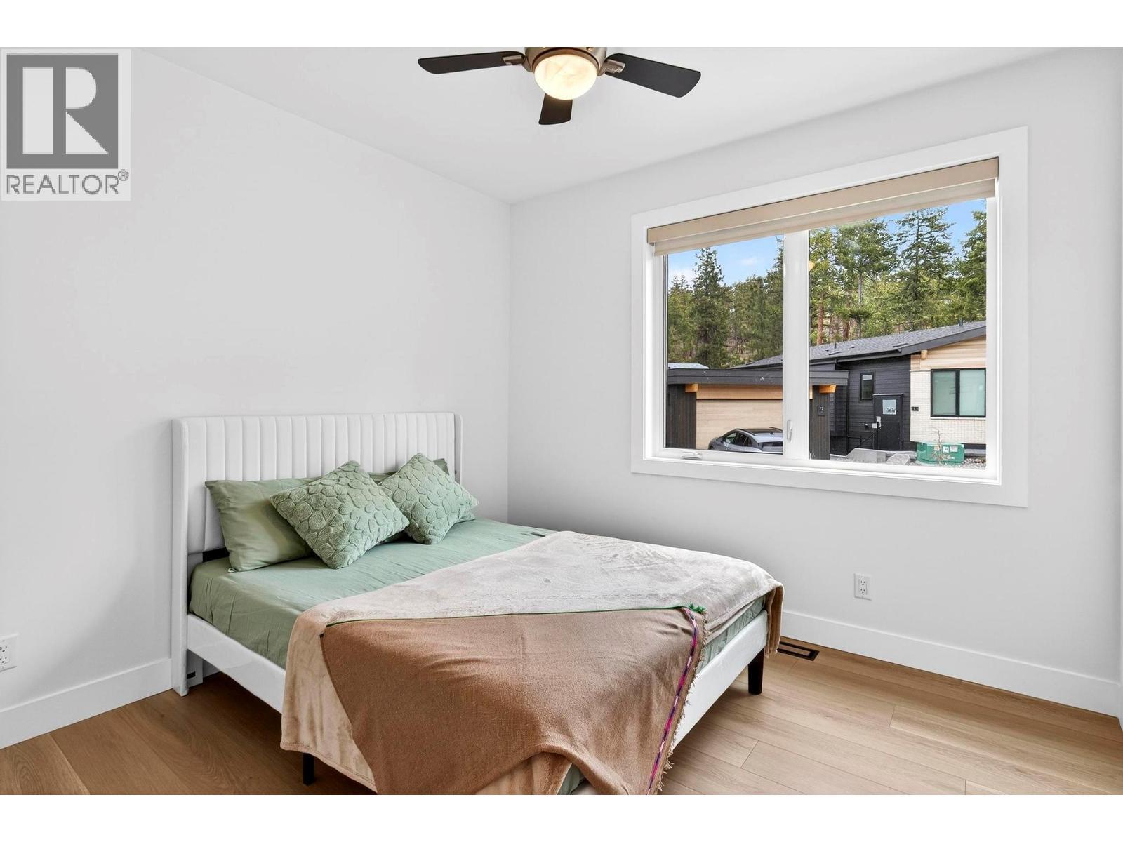 1960 Northern Flicker Court Unit# 10, Kelowna, BC - Indoor Photo Showing Bedroom
