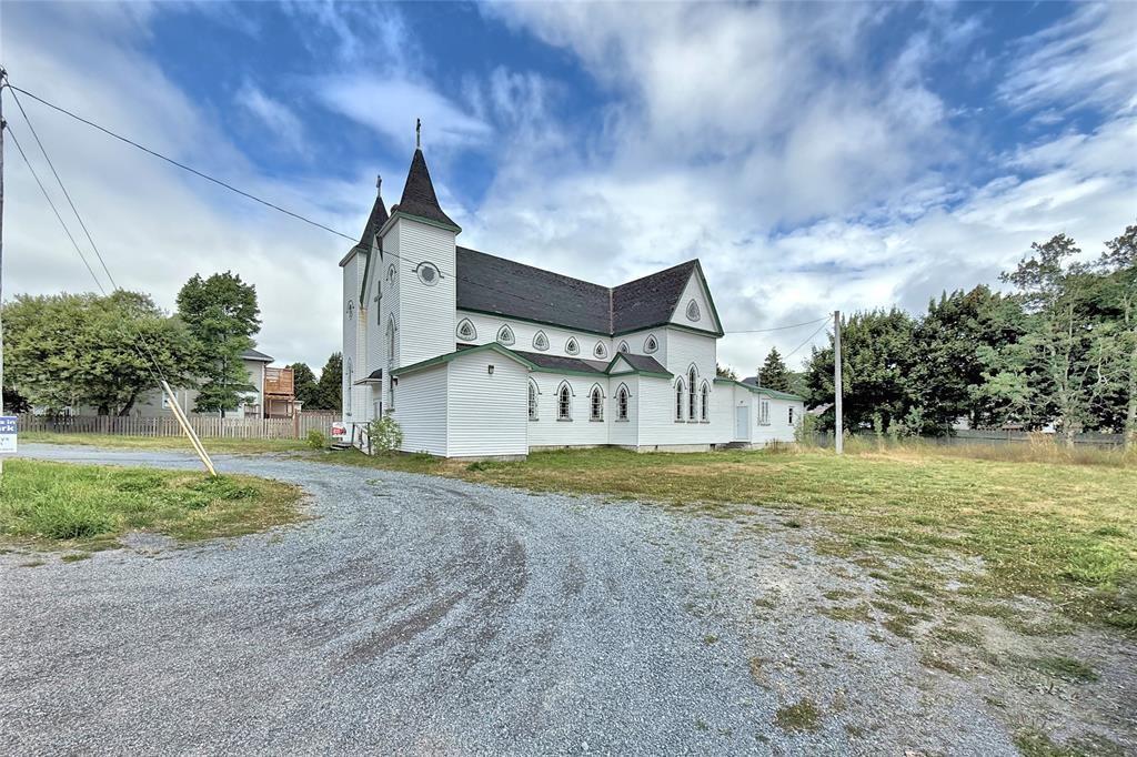 8-12 Cross Road, Bay Roberts, NL