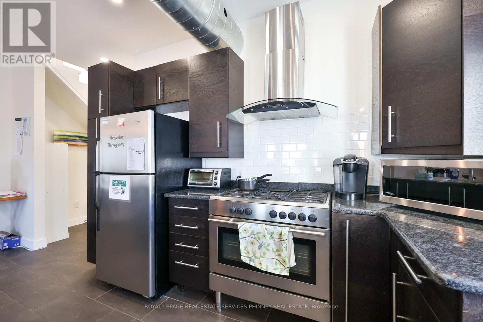 2 Queen Street E, Cambridge, ON