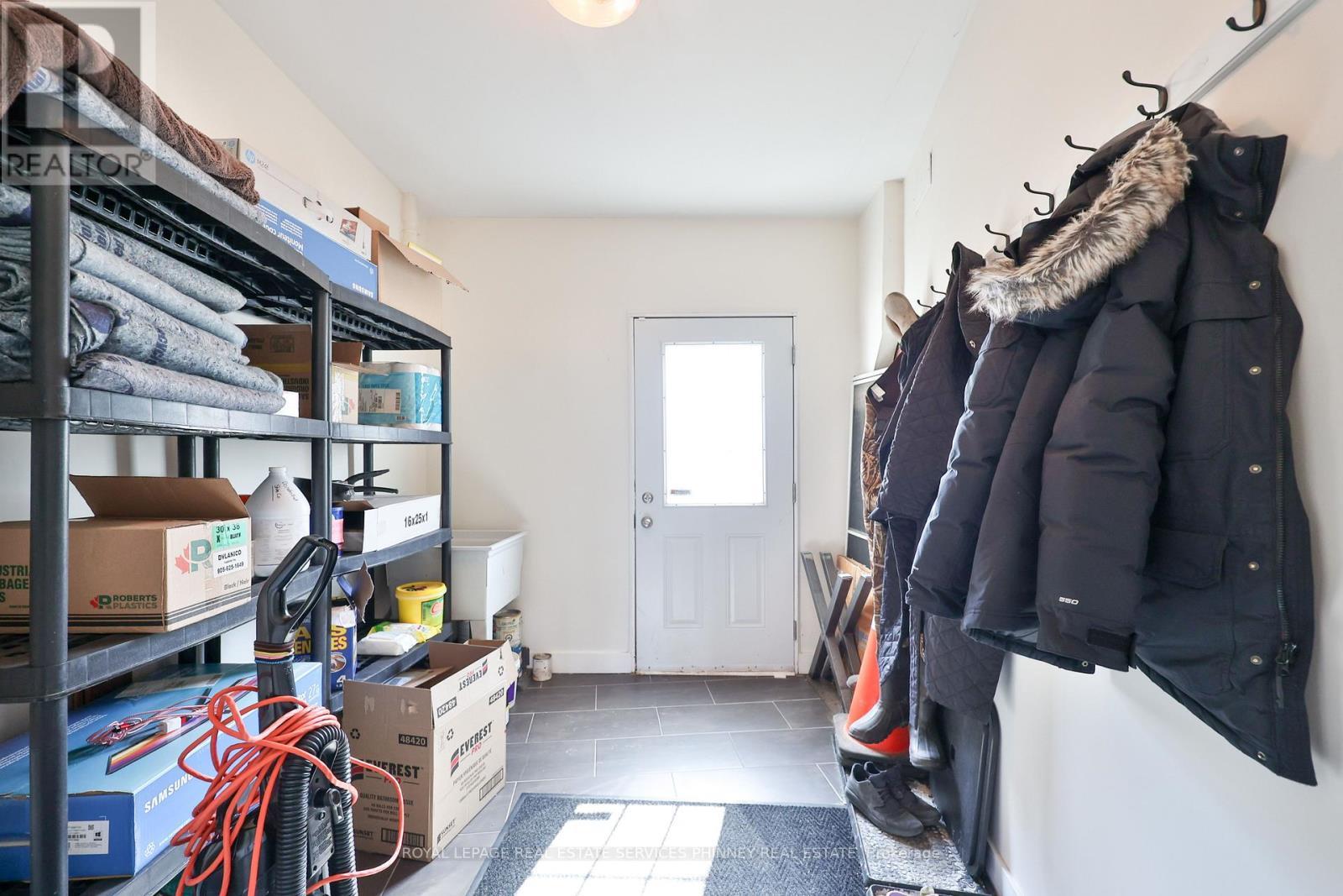 2 Queen Street E, Cambridge, ON