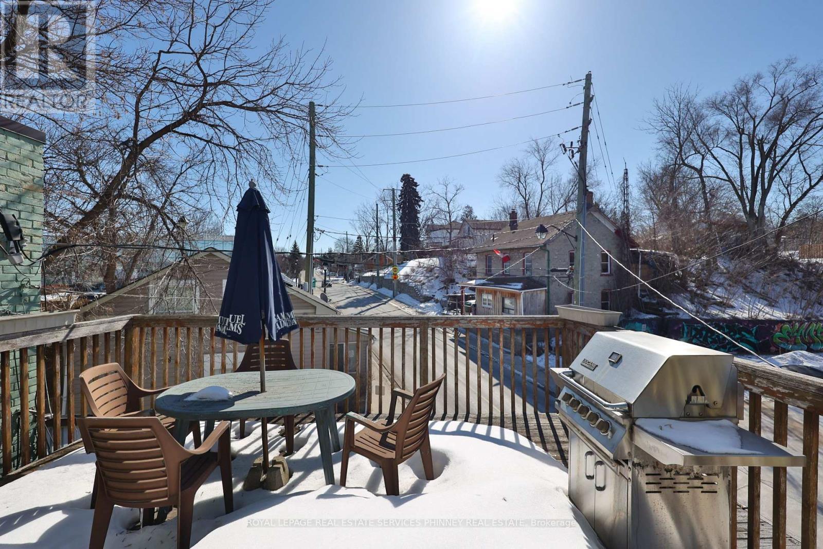 2 Queen Street E, Cambridge, ON