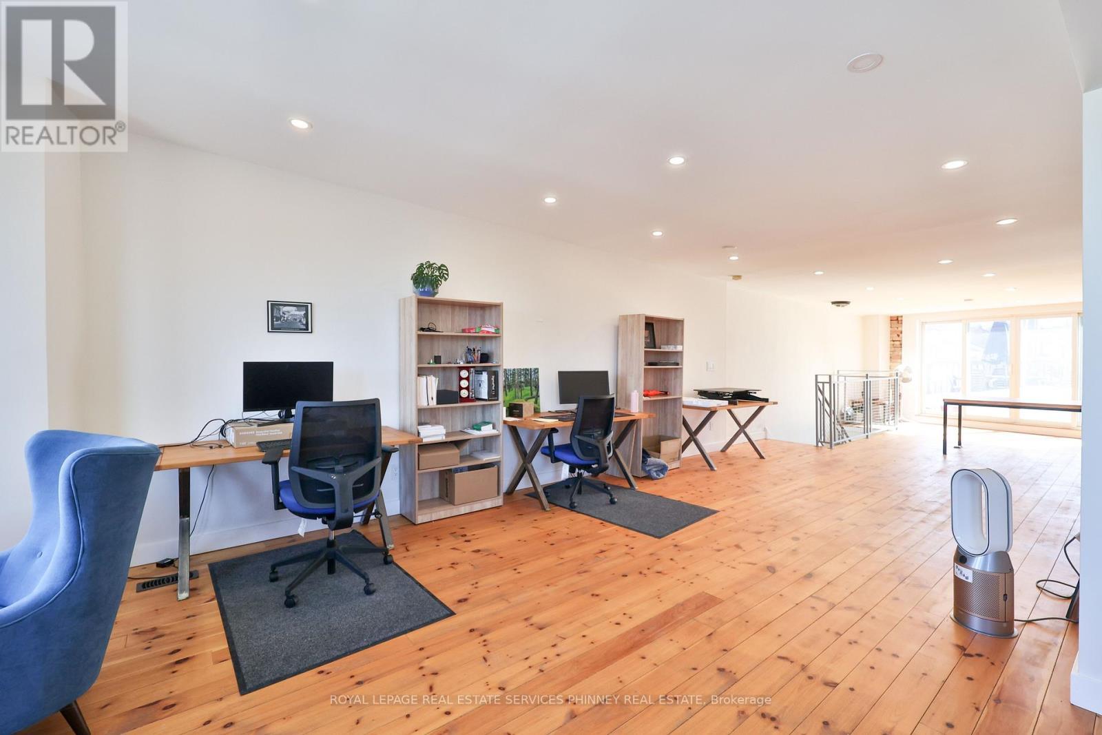 2 Queen Street E, Cambridge, ON