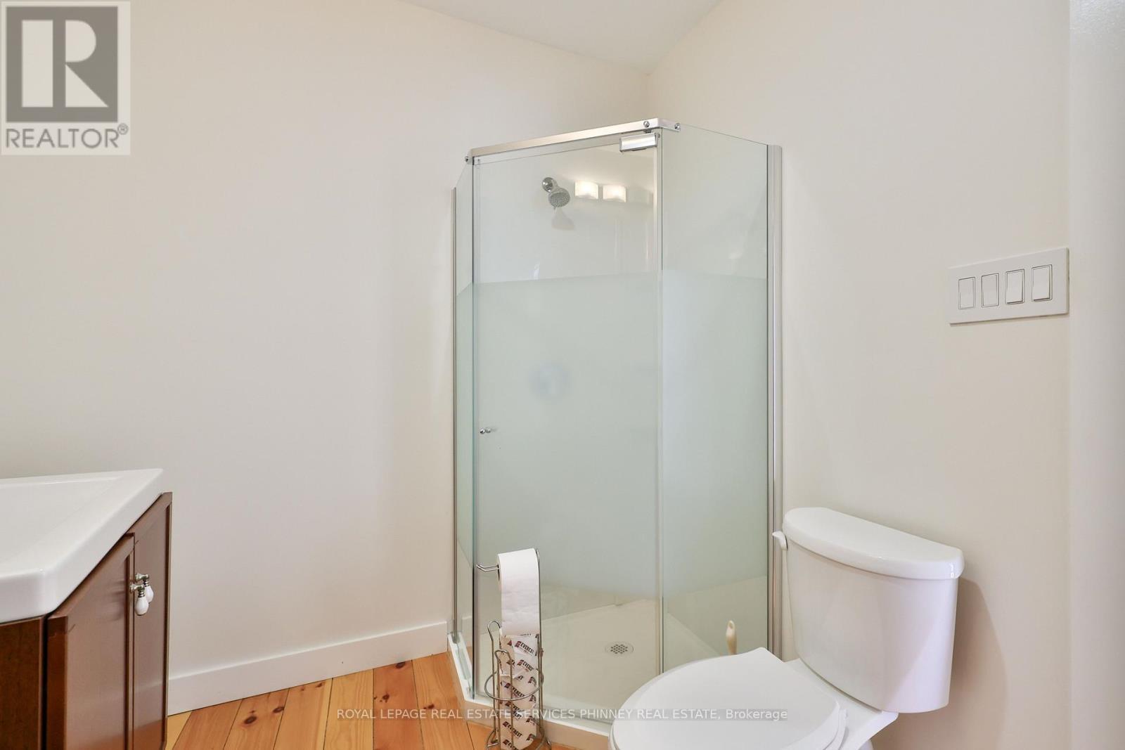 2 Queen Street E, Cambridge, ON