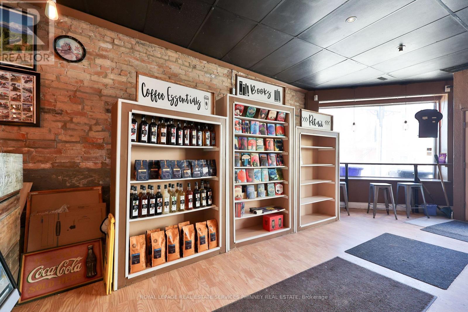 2 Queen Street E, Cambridge, ON