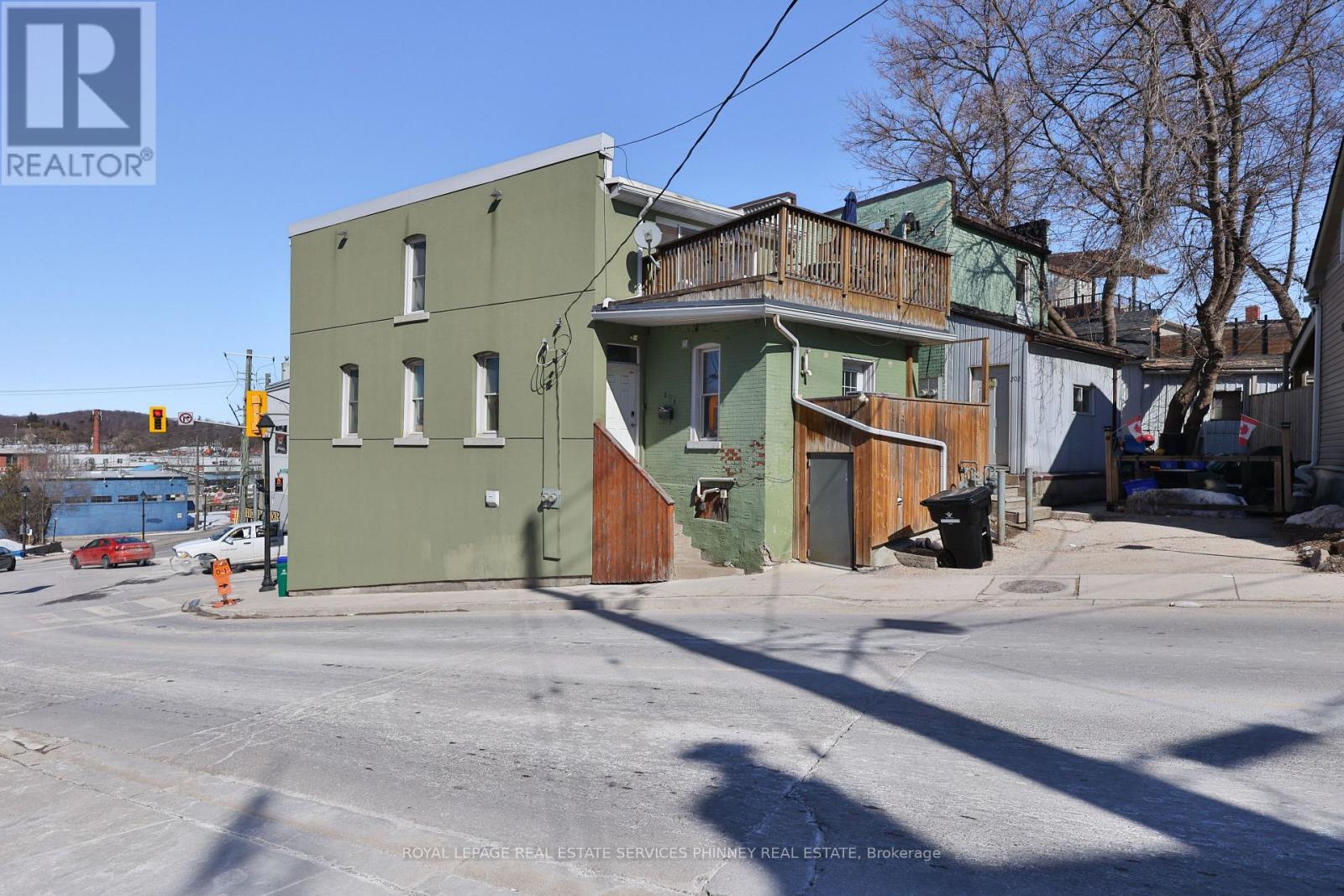 2 Queen Street E, Cambridge, ON