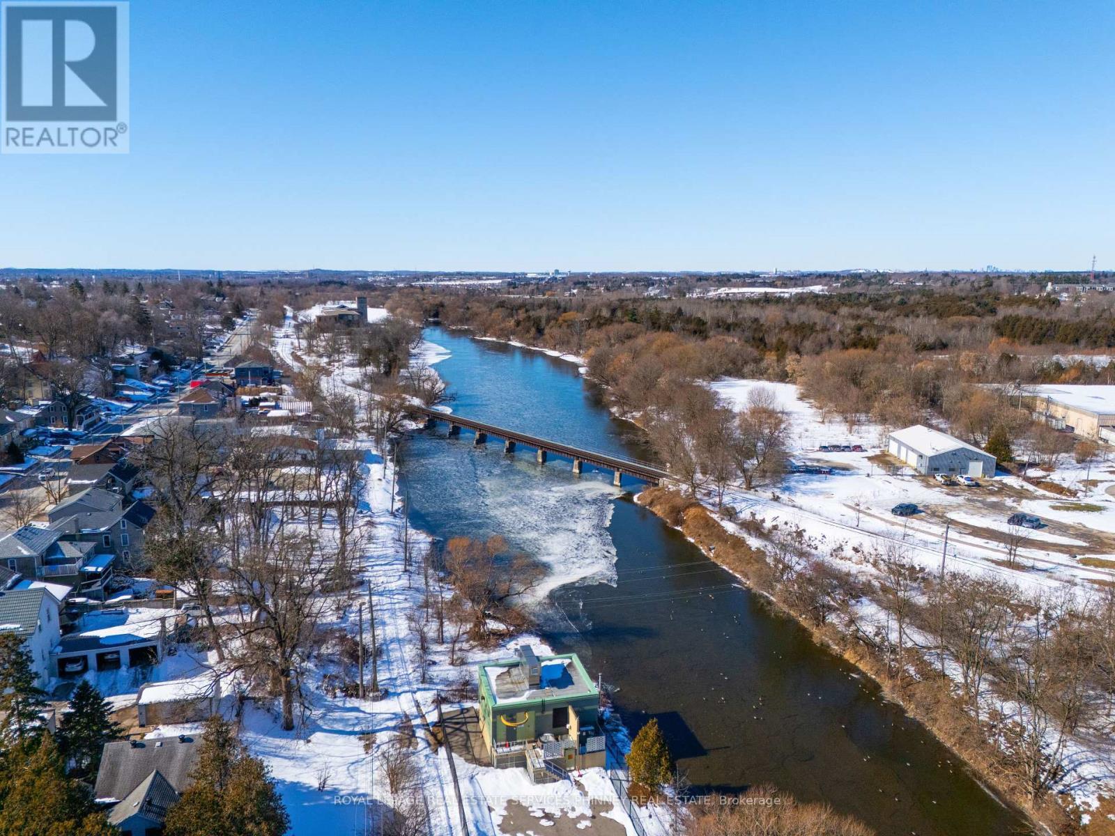 2 Queen Street E, Cambridge, ON