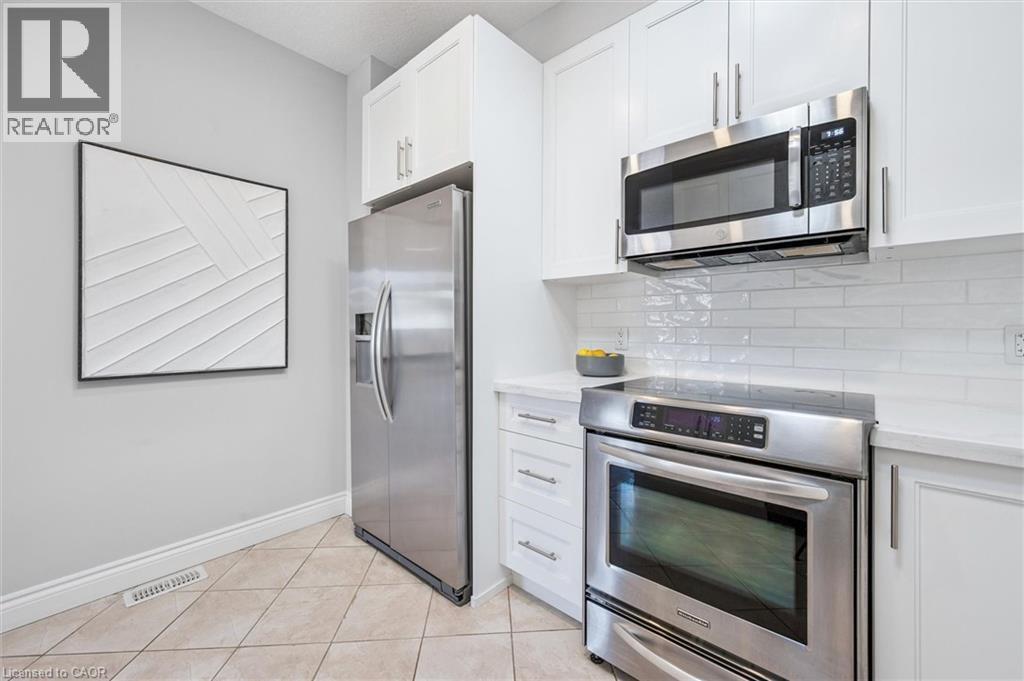 162 Esson Street, Waterloo, ON - Indoor Photo Showing Kitchen