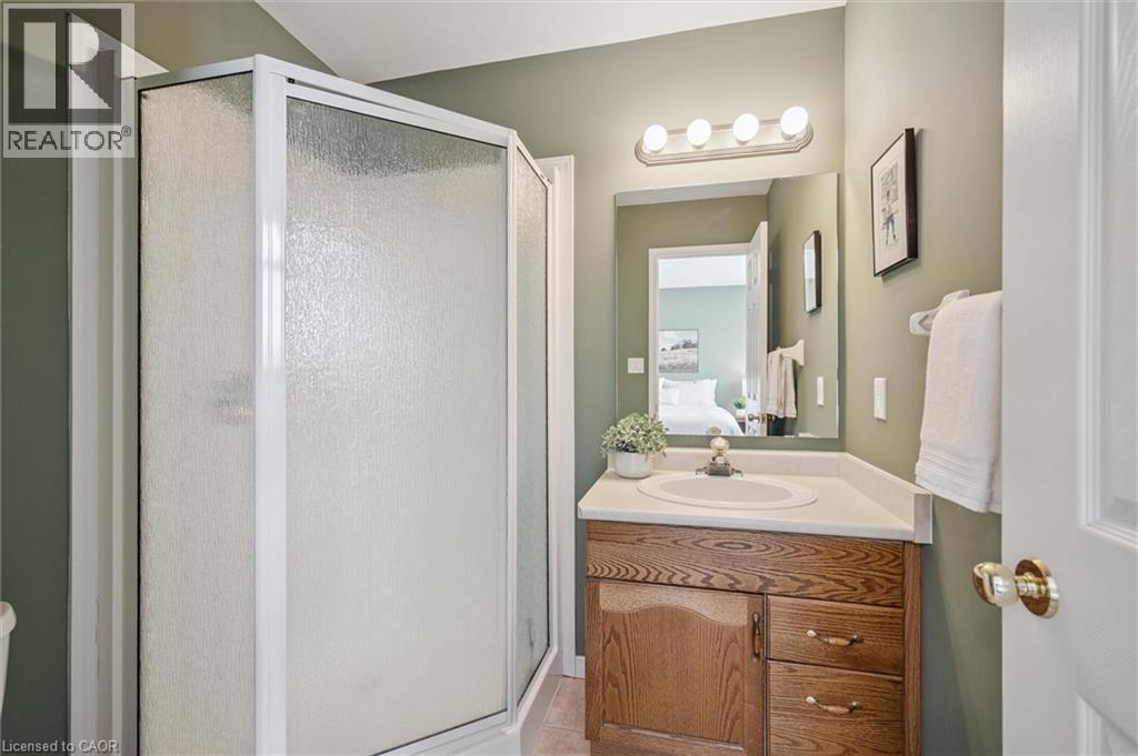 656 Inglis Falls Place, Waterloo, ON - Indoor Photo Showing Bathroom