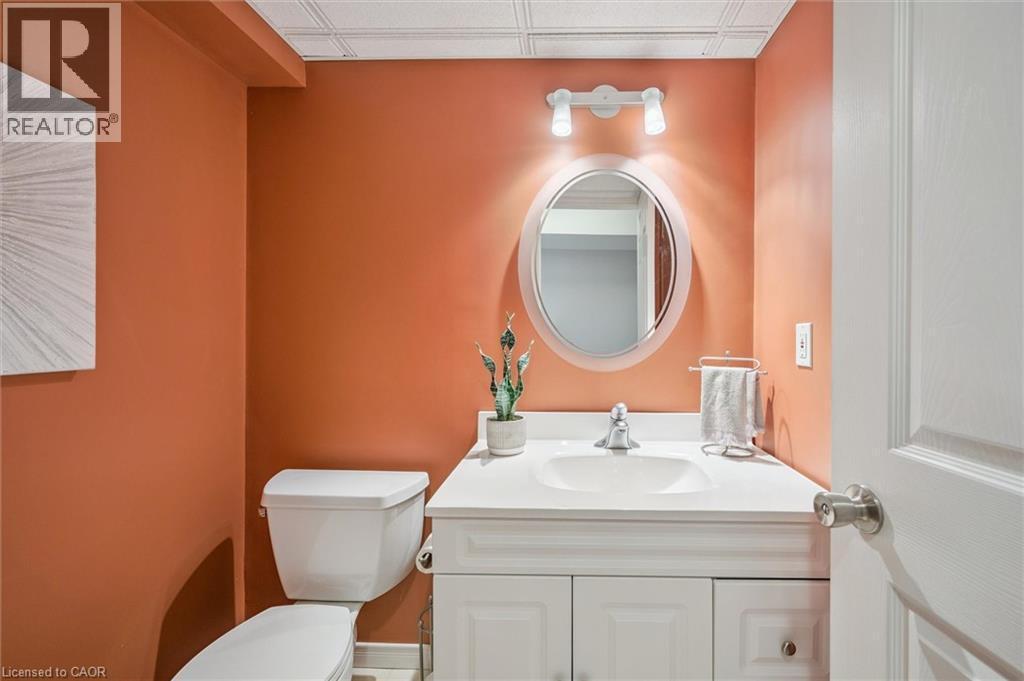 656 Inglis Falls Place, Waterloo, ON - Indoor Photo Showing Bathroom