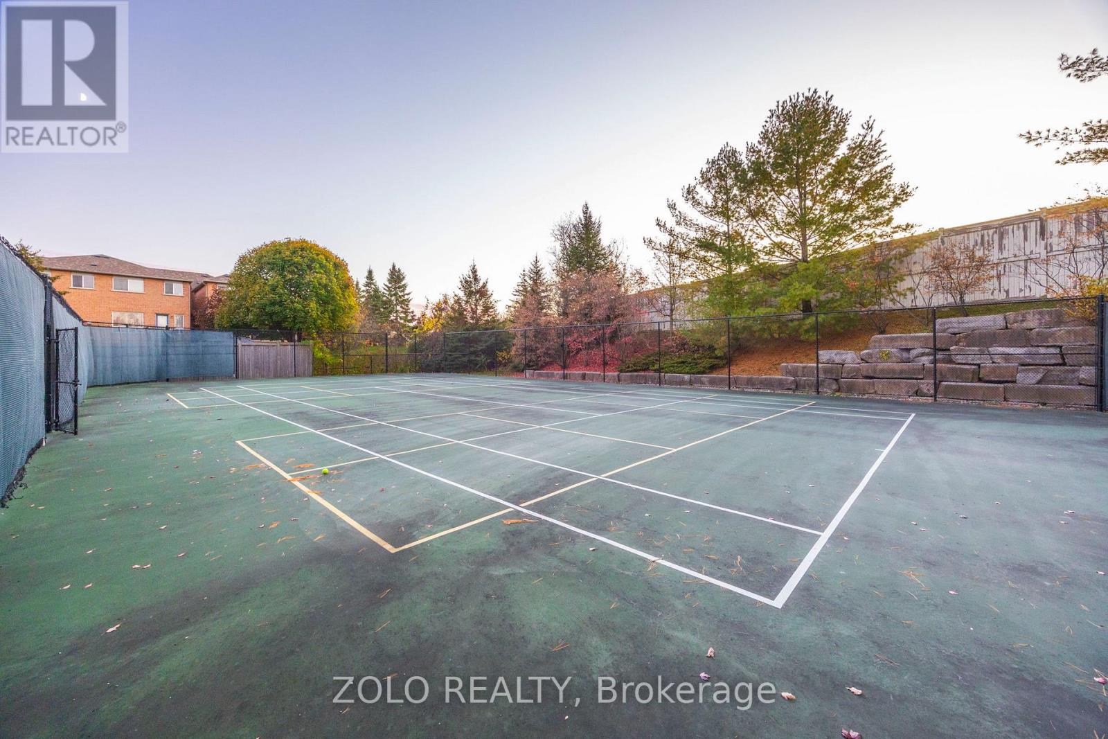 1212 - 350 Red Maple Road, Richmond Hill, ON - Outdoor