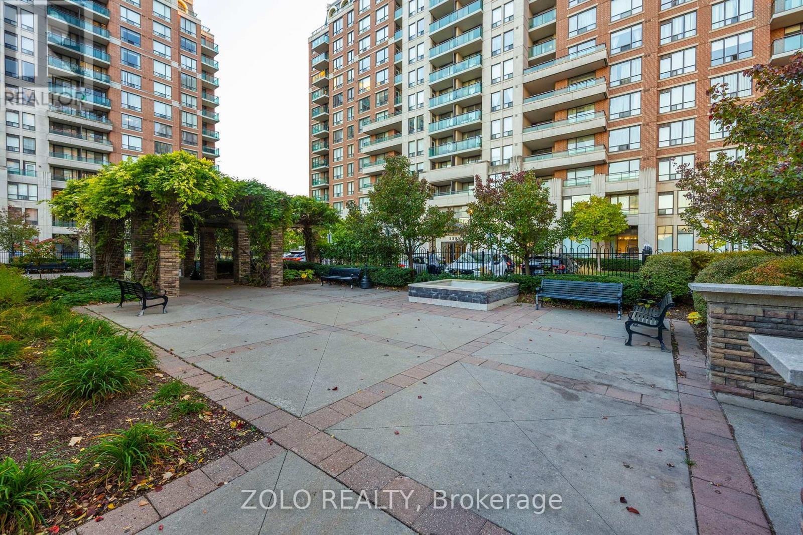 1212 - 350 Red Maple Road, Richmond Hill, ON - Outdoor With Balcony With Facade