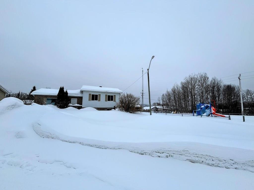 31 Brooks Street, Manitouwadge, ON
