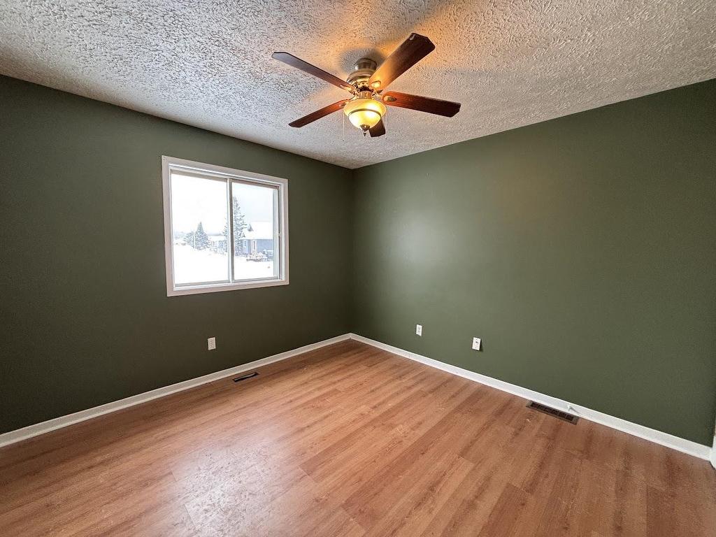 31 Brooks Street, Manitouwadge, ON