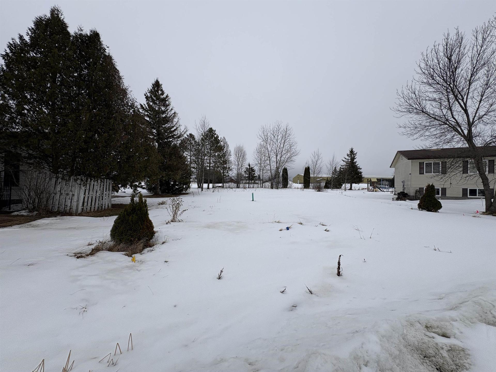 22 Cherlen Bay, Emo, ON
