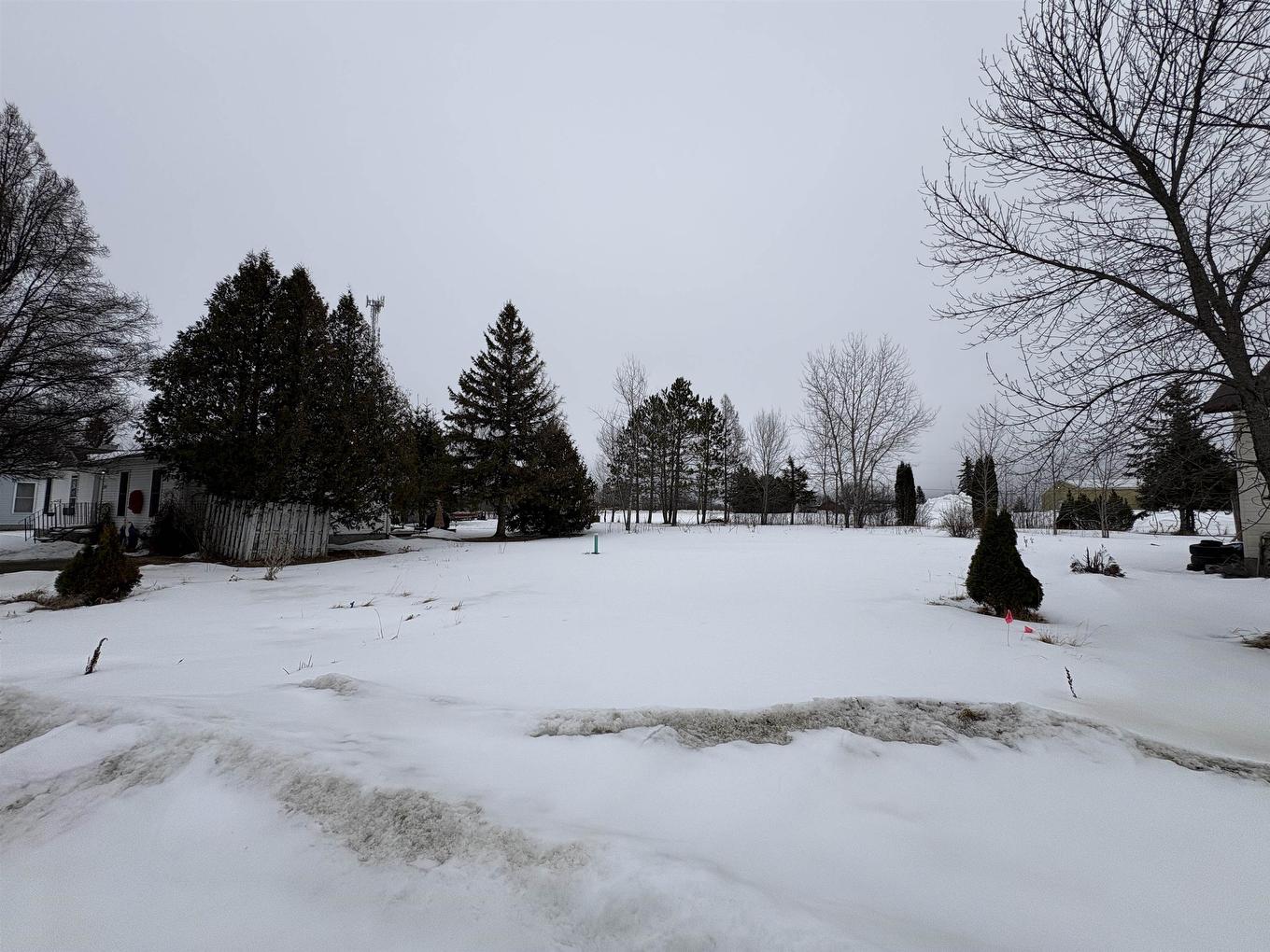 22 Cherlen Bay, Emo, ON