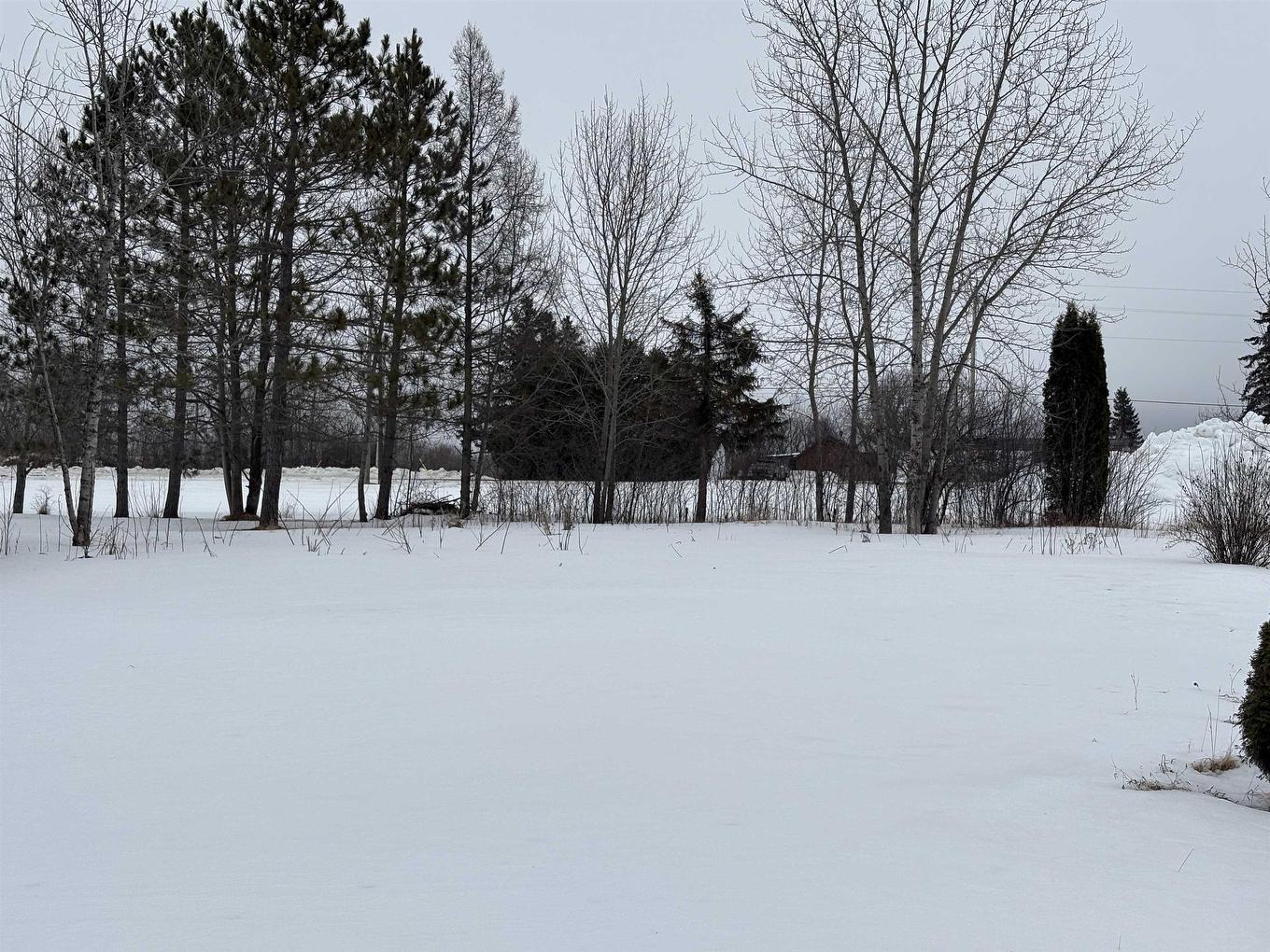 22 Cherlen Bay, Emo, ON