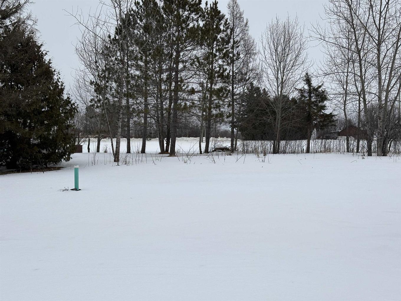 22 Cherlen Bay, Emo, ON