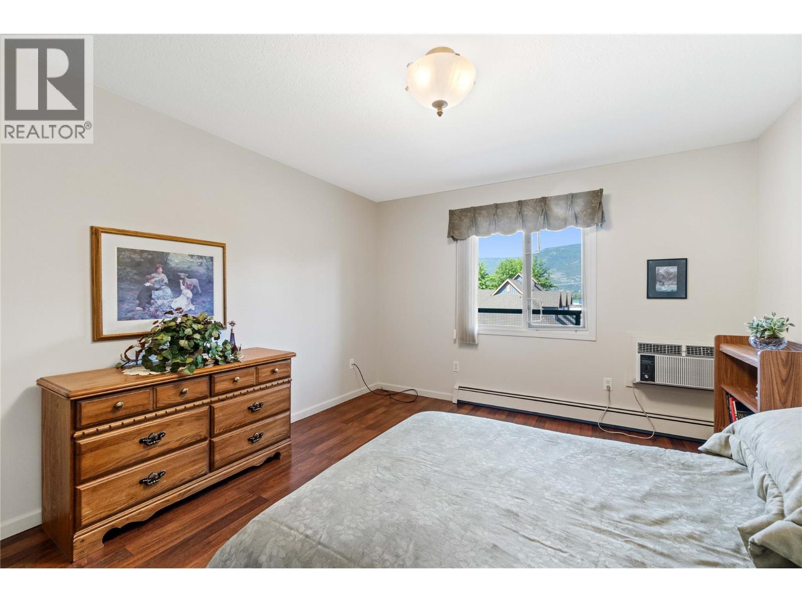 851 5 Avenue Sw Unit# 303, Salmon Arm, BC - Indoor Photo Showing Bedroom
