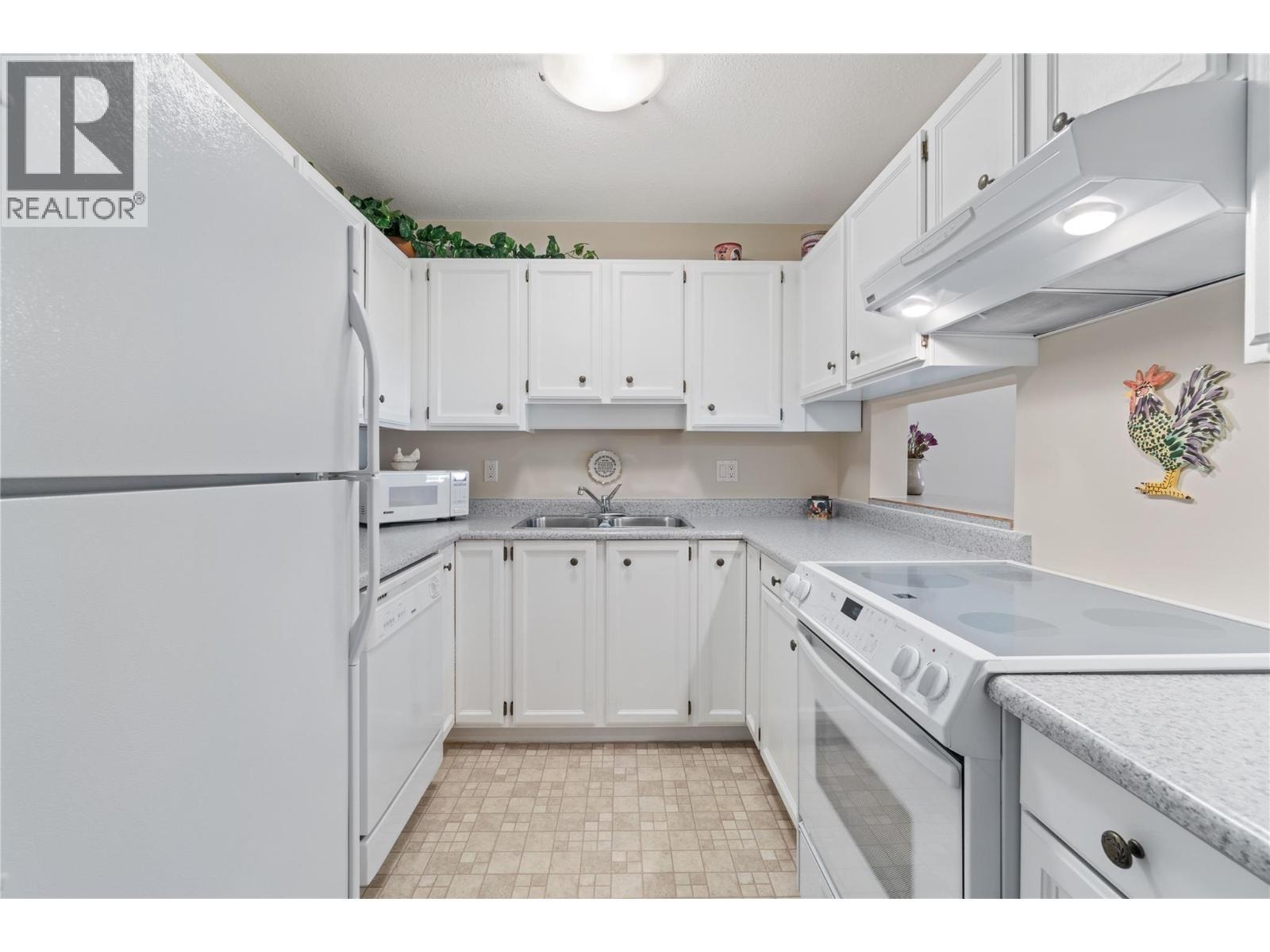 851 5 Avenue Sw Unit# 303, Salmon Arm, BC - Indoor
