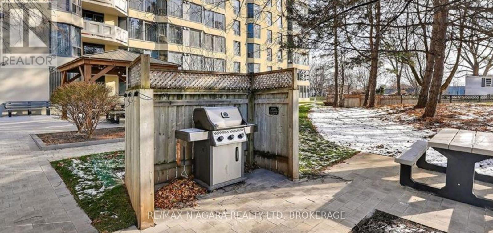 601 - 81 Scott Street, St. Catharines (Lakeport), ON - Outdoor