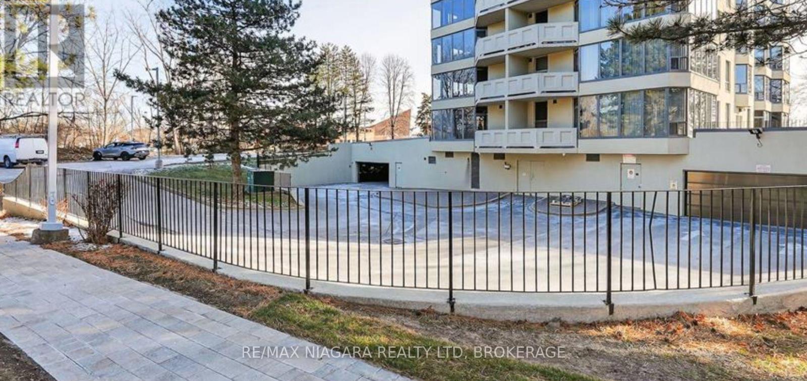 601 - 81 Scott Street, St. Catharines (Lakeport), ON - Outdoor