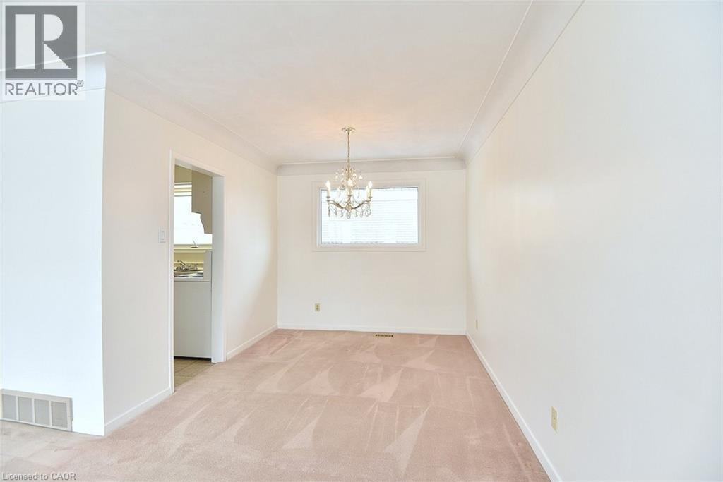 4 Bermuda Court, Hamilton, ON - Indoor Photo Showing Other Room