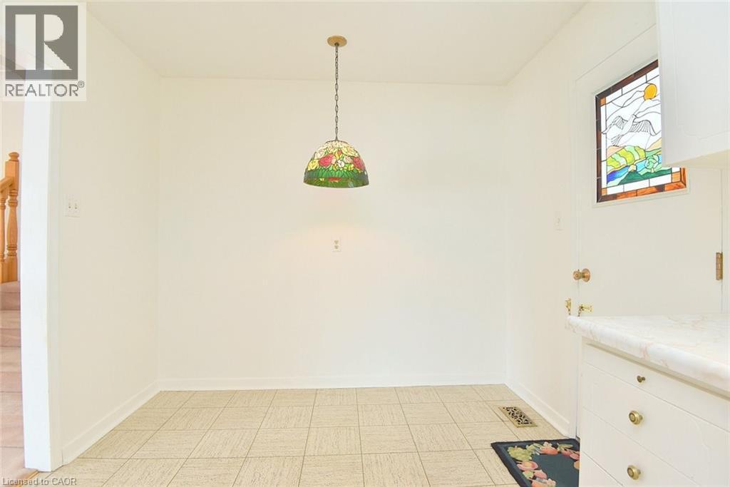 4 Bermuda Court, Hamilton, ON - Indoor