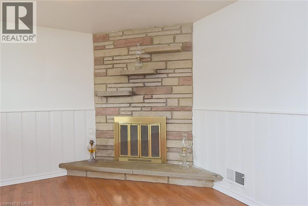 4 Bermuda Court, Hamilton, ON - Indoor Photo Showing Other Room